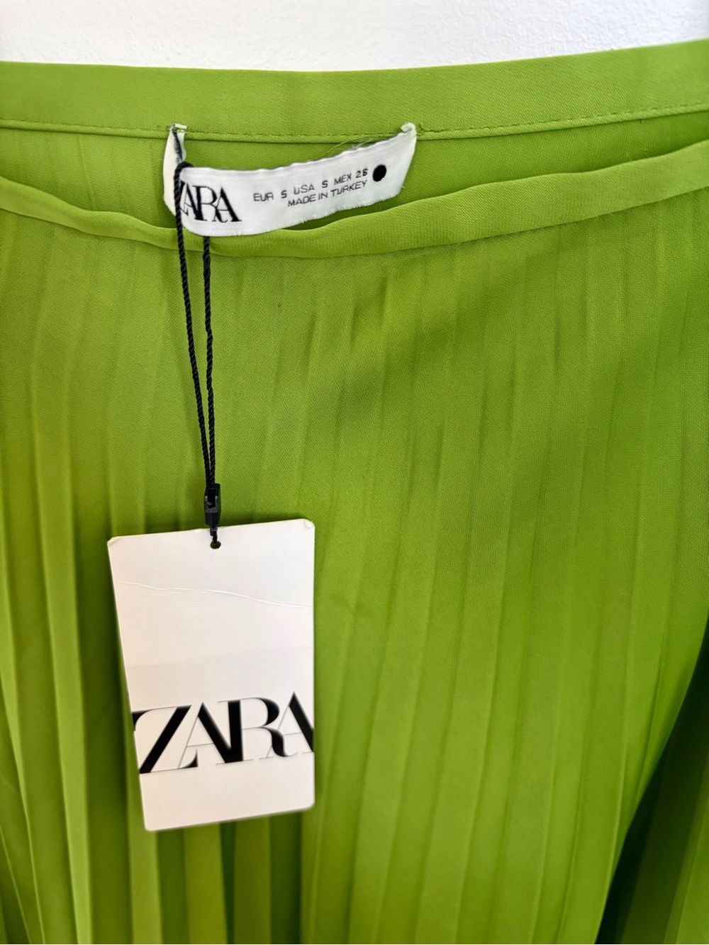 Zara Lime Green Pleated Midi Skirt - Picture 2 of 3